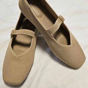 New, Never worn. Vivaia Margot Mary-Jane. Wide.